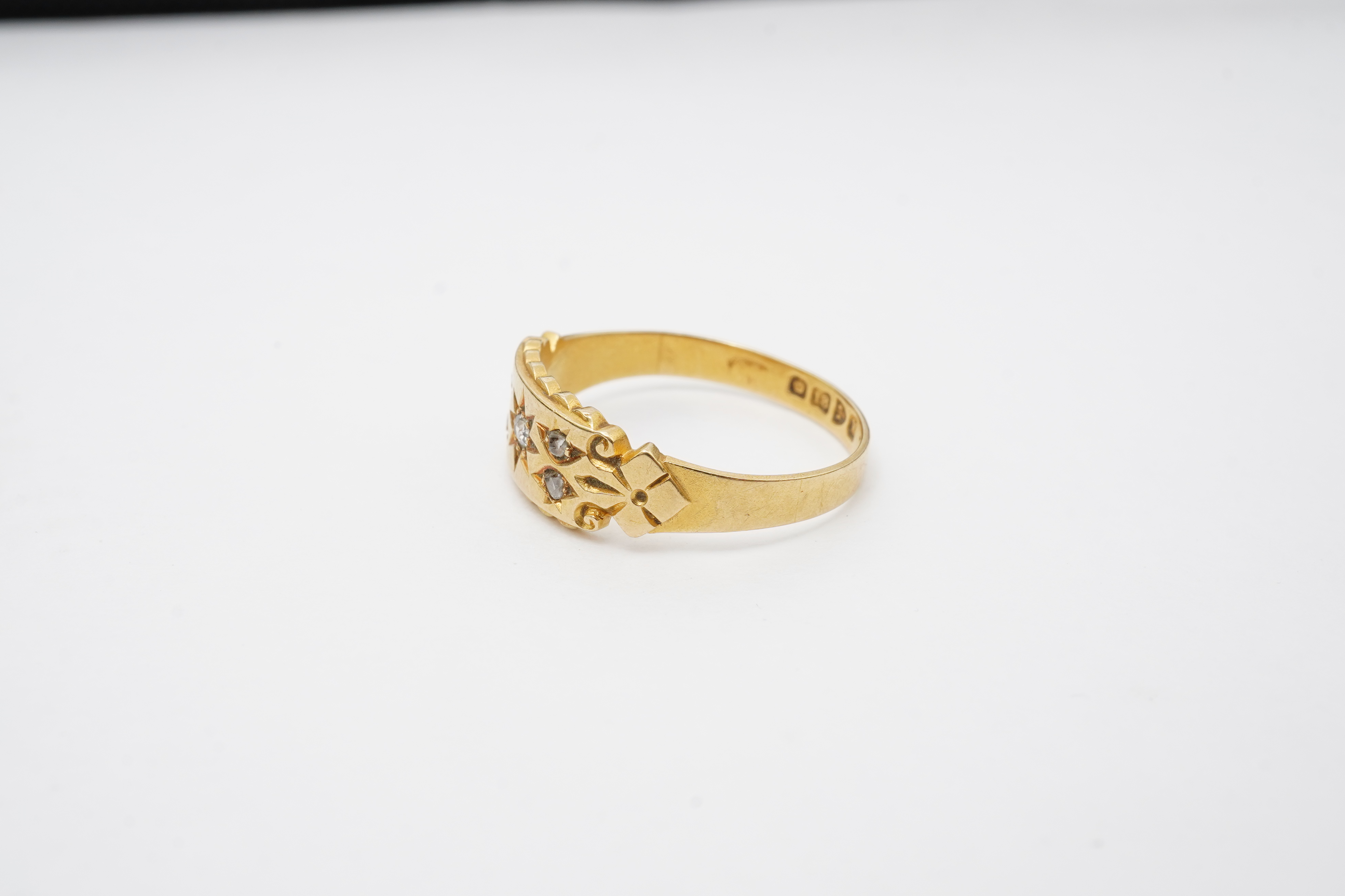 An Edwardian gold and diamond ring, circa 1910